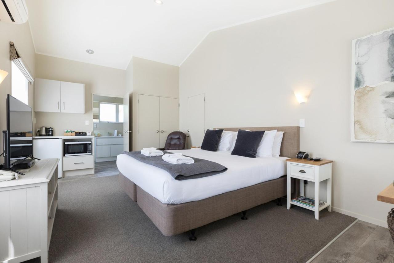 Colonial Court Motor Inn Тауранга Экстерьер фото