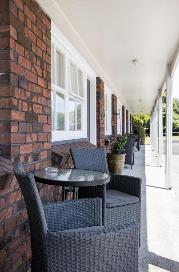 Colonial Court Motor Inn Тауранга Экстерьер фото